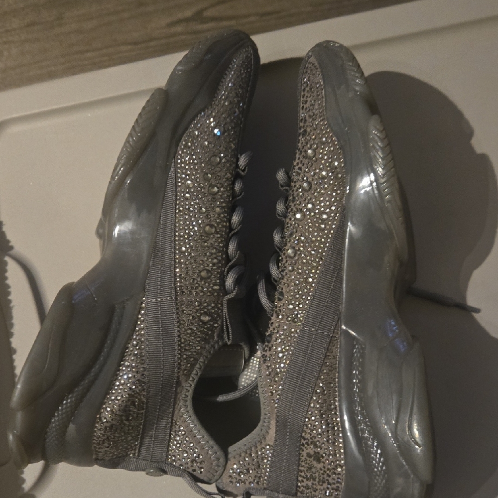 Steve Madden Rhinestone Knit Sneakers – Gray – Women’s 10M